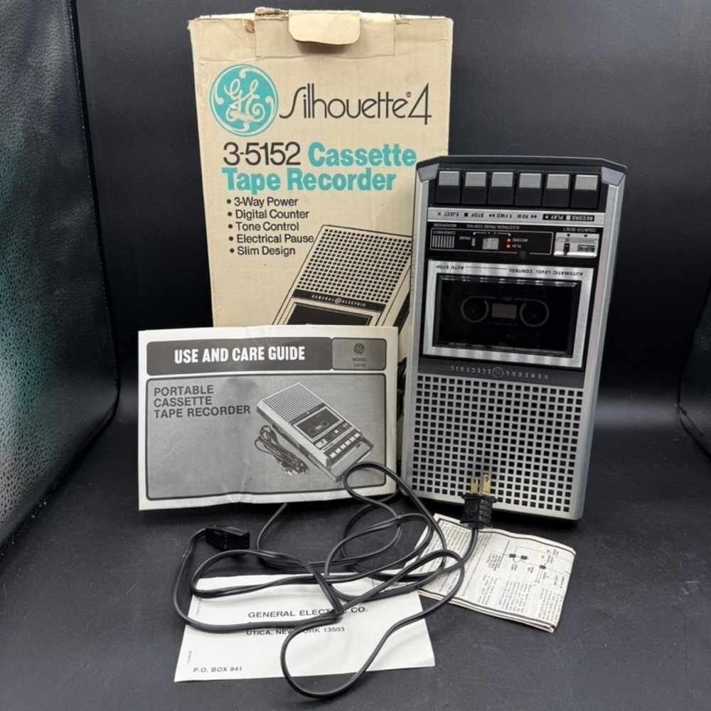 Vintage GE Silhouette 4 3 5152 Cassette Tape Recorder Portable Silver OS Vintage